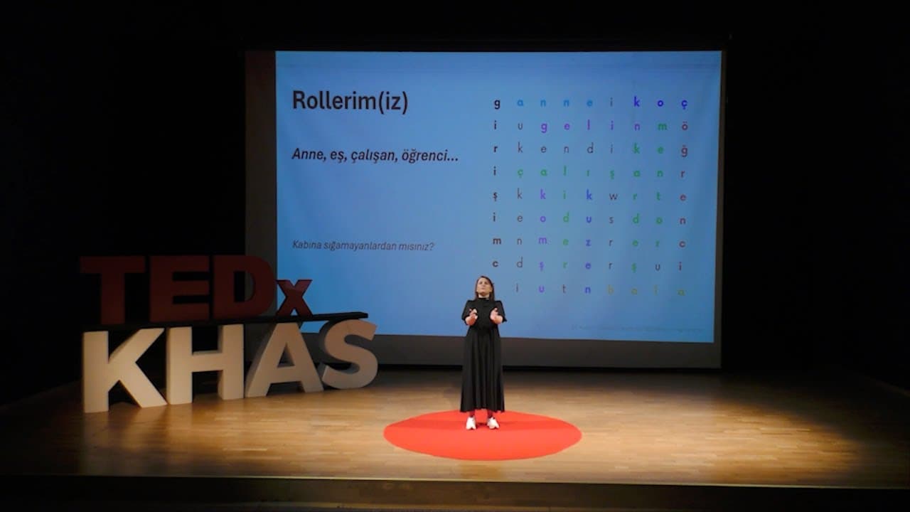 TEDxKHAS | Dr. Ayşegül Özkavukcu sahnede